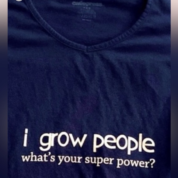 ✨[5/$20] “I Grow People. What’s your Superpower?”💥 Girlpower maternity tee🤰🏻 - Picture 7 of 7